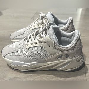 Yeezy Boost 700 Analog